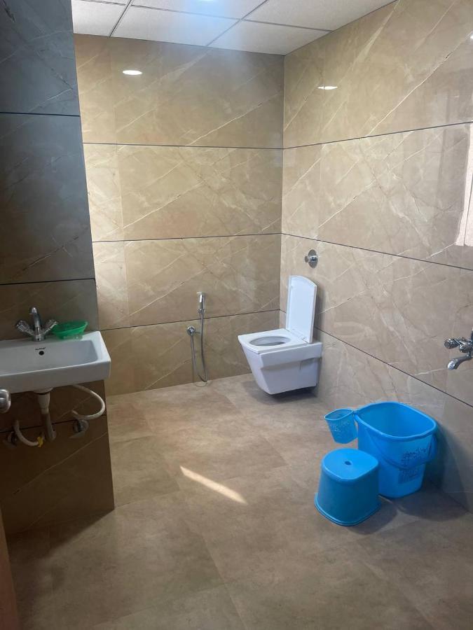 Hotel Nilkanth Navsari Экстерьер фото