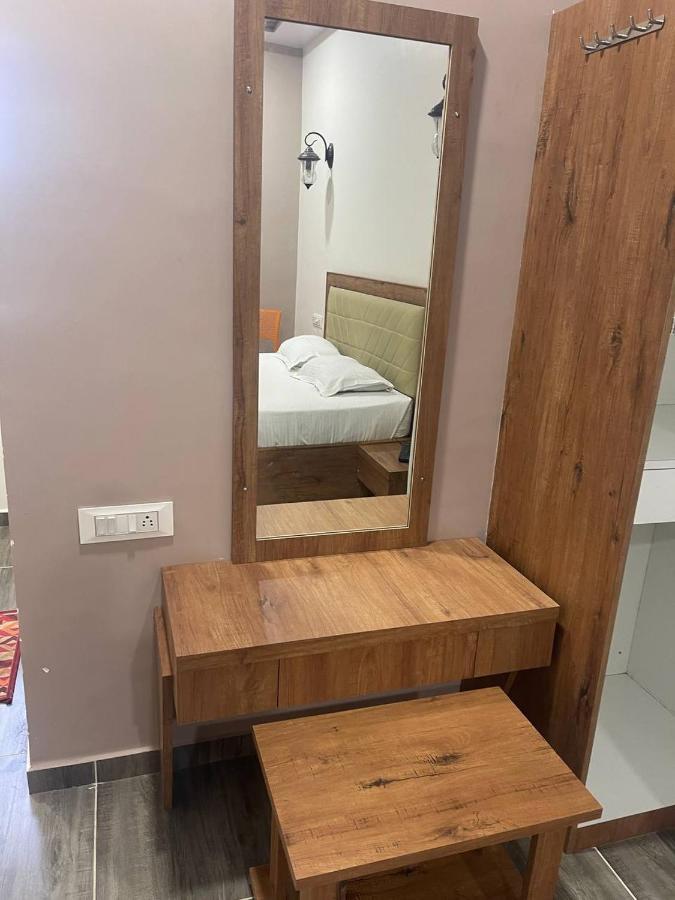 Hotel Nilkanth Navsari Экстерьер фото