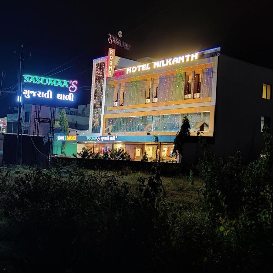 Hotel Nilkanth Navsari Экстерьер фото