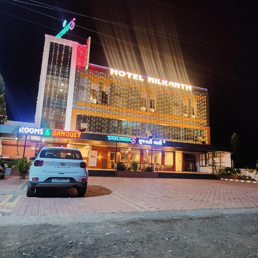 Hotel Nilkanth Navsari Экстерьер фото