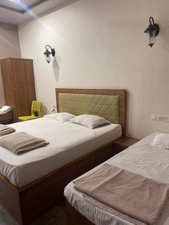 Hotel Nilkanth Navsari Экстерьер фото