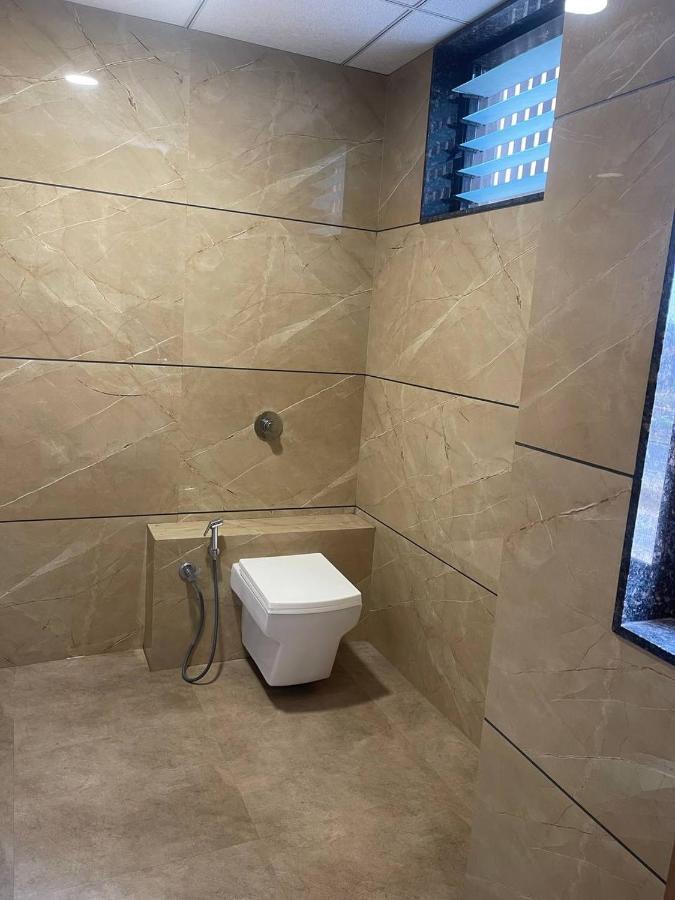 Hotel Nilkanth Navsari Экстерьер фото